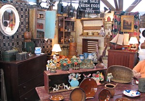 Renninger's Flea Market and Antiques Center